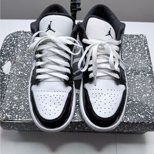 Nike Air Jordan 1 Low Black White Patent Leather Men’s Size 9